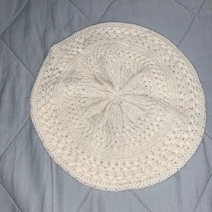 BOGOFREE Claire’s white/cream/ivory hair beret hat